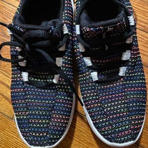 Nike kids 4.5Y women’s size 6 knit fabric sneakers